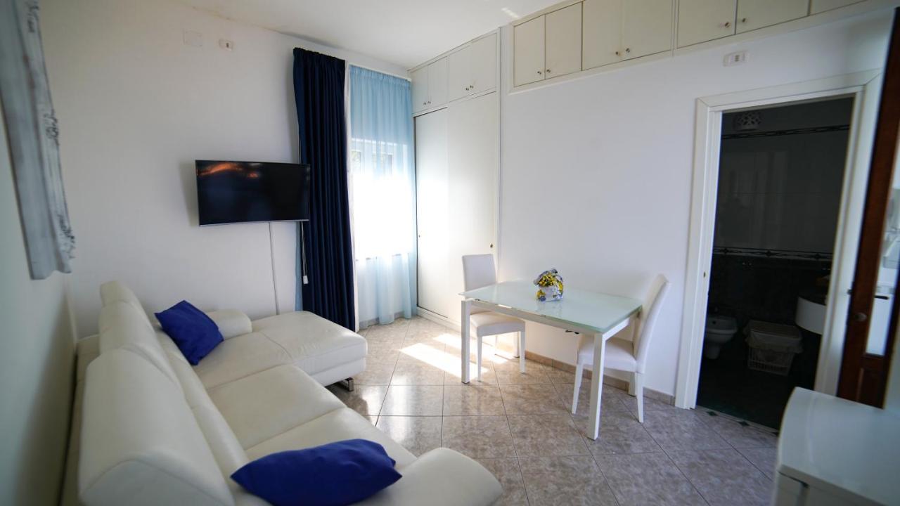Mira Vico Apartments ヴィーコ・エクエンセ エクステリア 写真