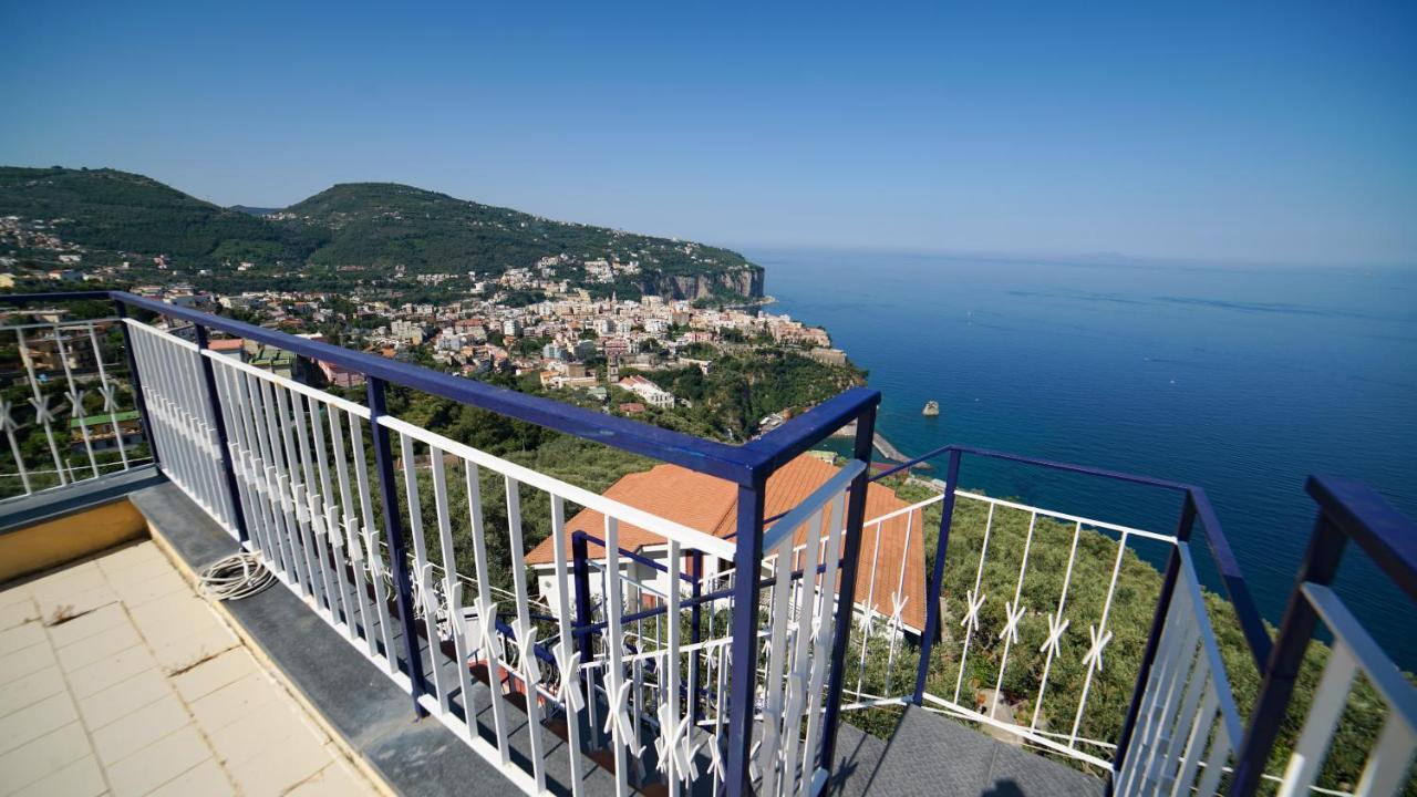 Mira Vico Apartments ヴィーコ・エクエンセ エクステリア 写真